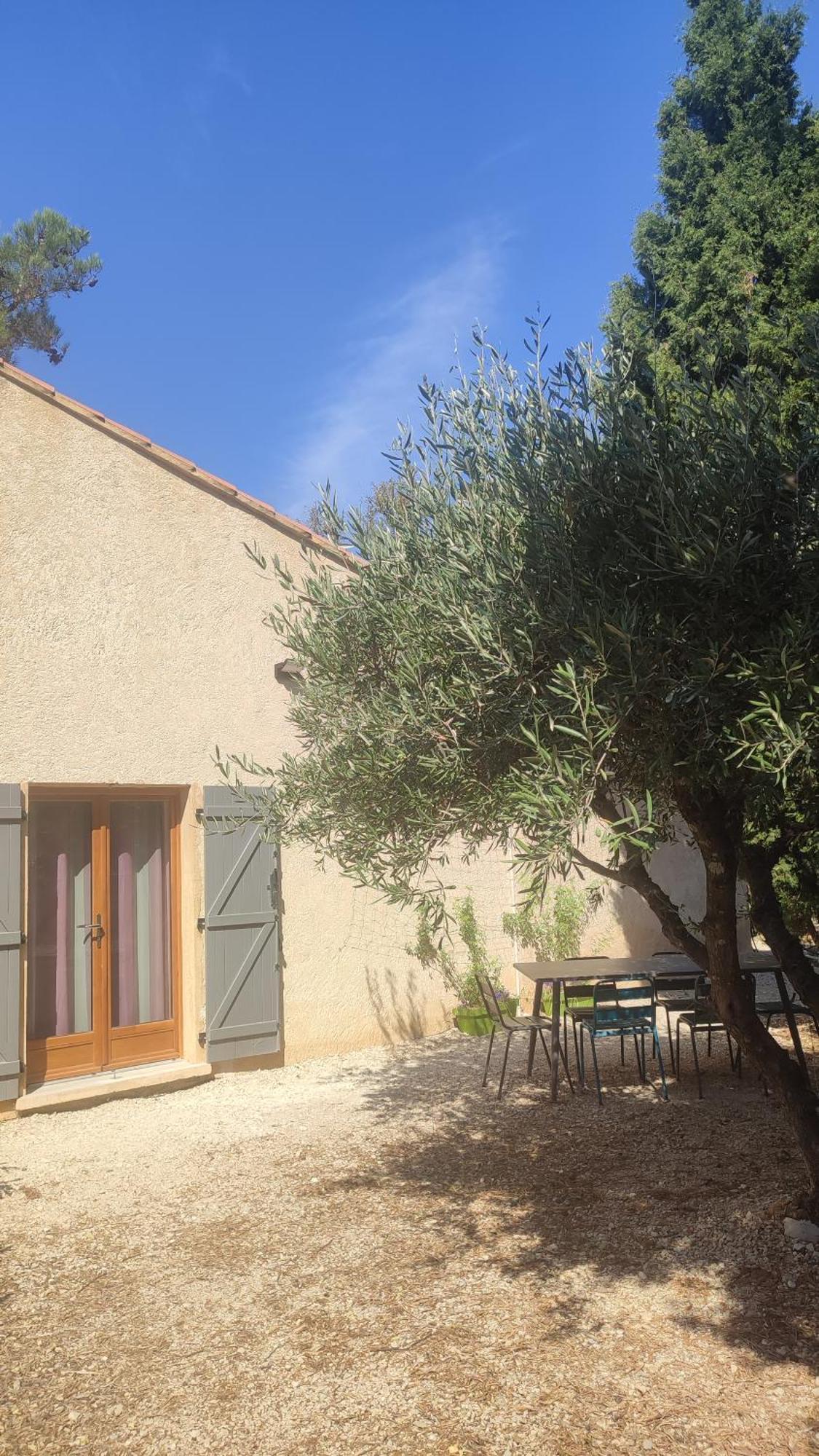 Chez Isa Et Ray, Un En Provence